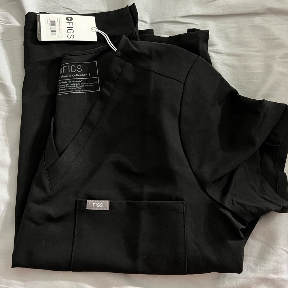 Black Caterina Figs top size L with one pocket
